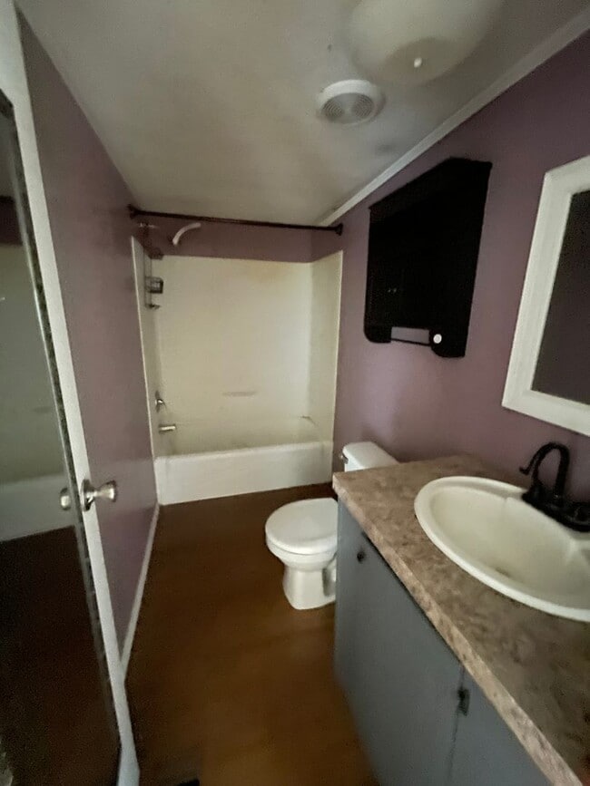 Building Photo - 2/1 single wide outside city limits