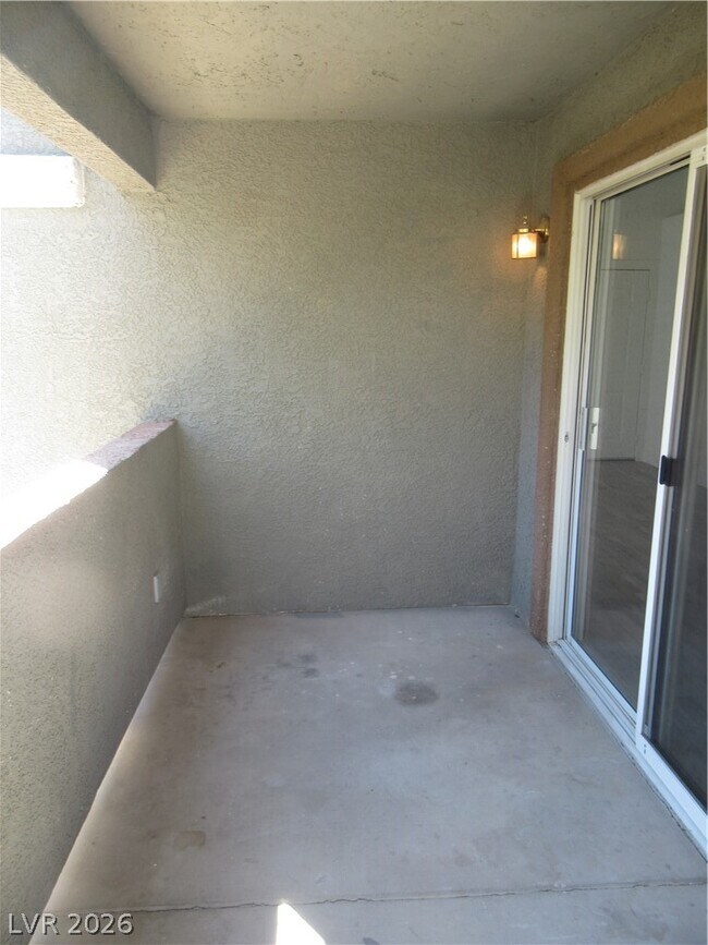 Building Photo - 555 E Silverado Ranch Blvd