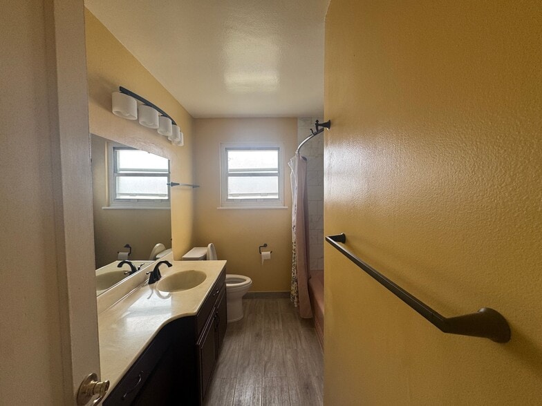 Building Photo - 601 Linden Ave