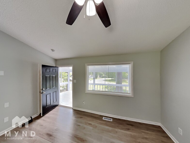 Building Photo - 200 Buckskin Dr