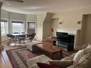 Building Photo - 318 Tappan St