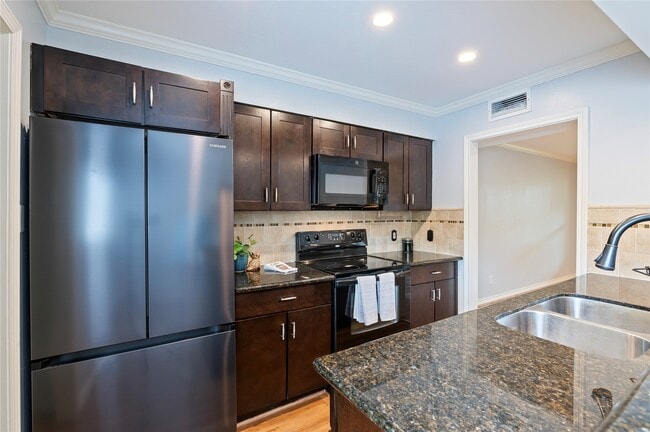 Building Photo - 3 Dorado Dr