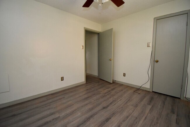 Building Photo - 337/339 S. Maple St.