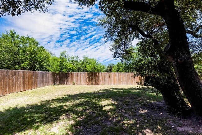 Building Photo - 1710 Atlantica St