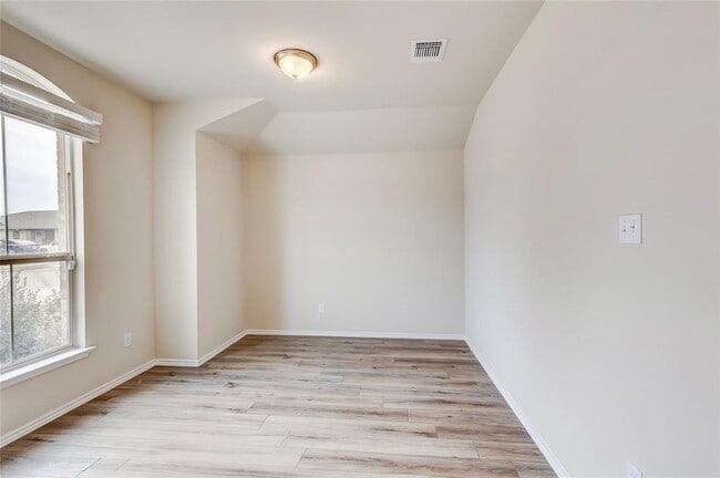 Building Photo - 227 Reagor Dr