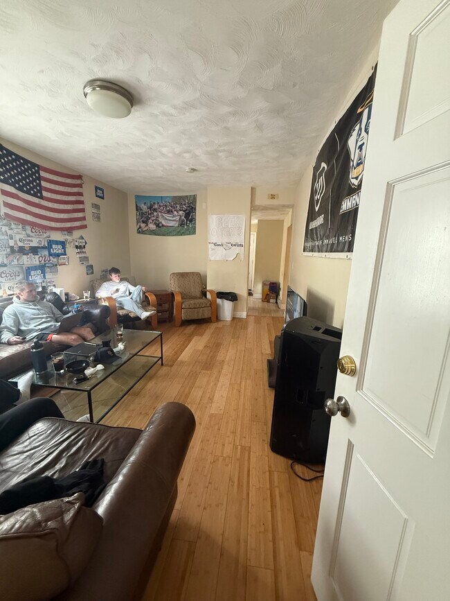 Building Photo - 34 Pratt St