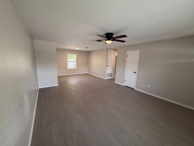 Building Photo - Walk to Torrey Park, and Live Minutes from Historic Gruene! 2/1/1 Duplex on a Corner Lot with Ref...