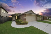 Building Photo - 9014 Estes Lks Dr