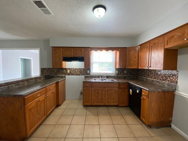 Building Photo - 5011 Pheasant Run Ln