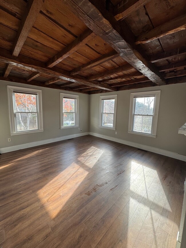 Building Photo - 35 N Main St