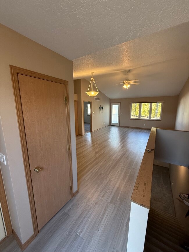 Building Photo - 4637 Twain St