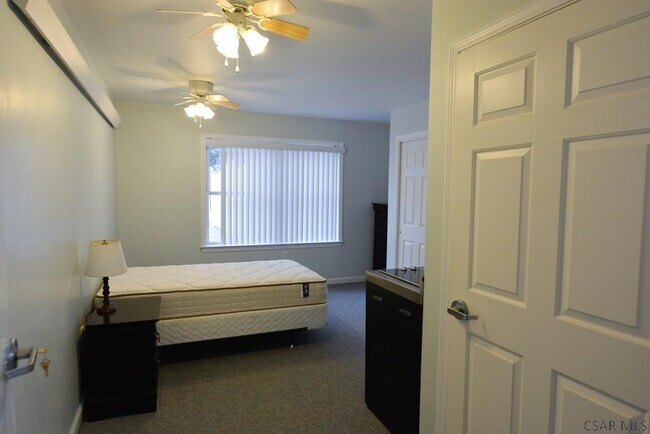 Building Photo - 13 1st St