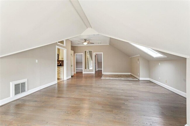 Building Photo - 511 Pine Valley Rd SE