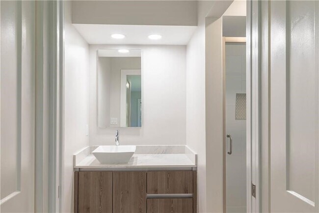 Building Photo - 5740 36th Pl