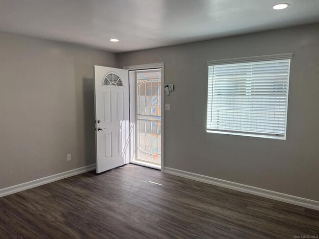 Building Photo - 122 Jefferson Ave