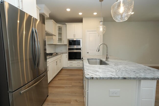 Building Photo - 5012 Calvine Ml Wy