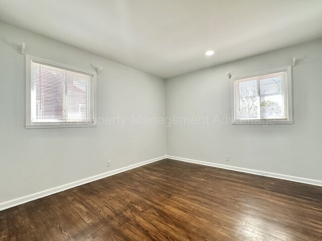 Building Photo - Updated Ranch with Bonus Space & Prime Loc...