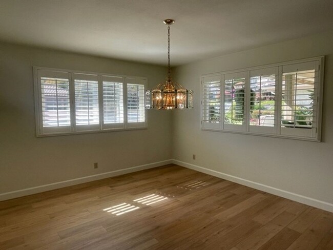 Building Photo - Charming Camarillo Retreat with Stunning M...