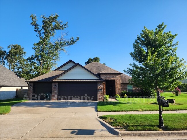 Primary Photo - 5009 E Truman Ln