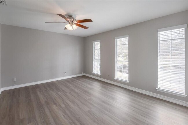 Building Photo - 12012 Cabana Ln