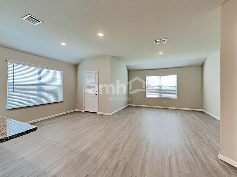 Building Photo - 2713 Iberia Ct