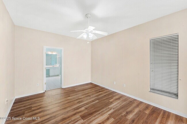 Building Photo - 1774 Sun Gazer Dr