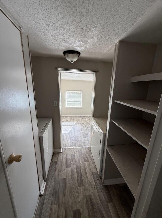 Building Photo - 8135 Tolles Dr