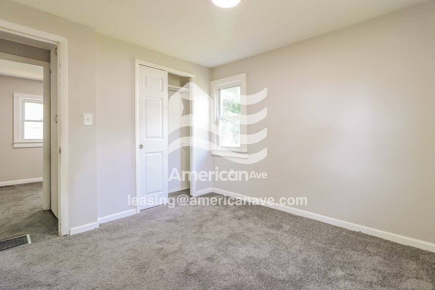 Building Photo - 26635 Parkington St