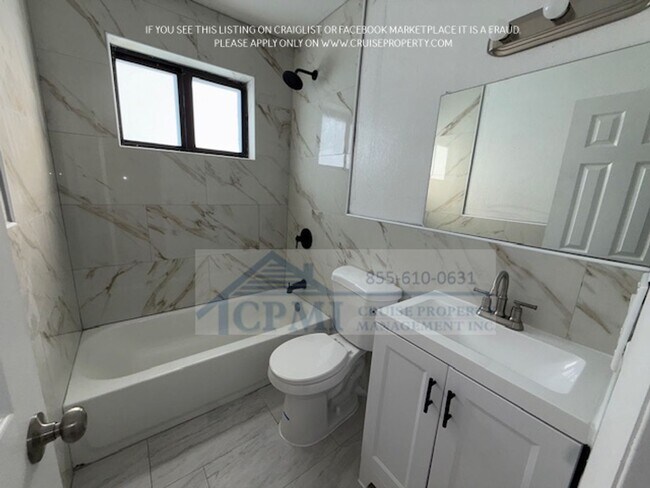 Building Photo - 323 NW 4th Ave