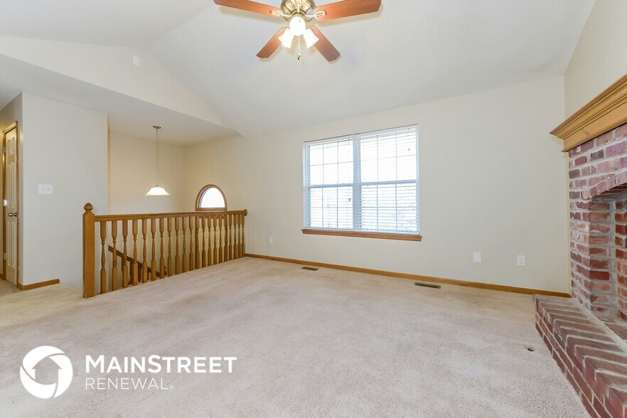 Building Photo - 1463 NW Foxboro Rd