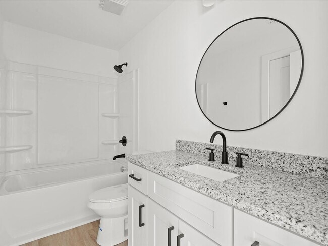 Building Photo - New Construction 3 Bed 2.5 Bath House in Hickory, NC