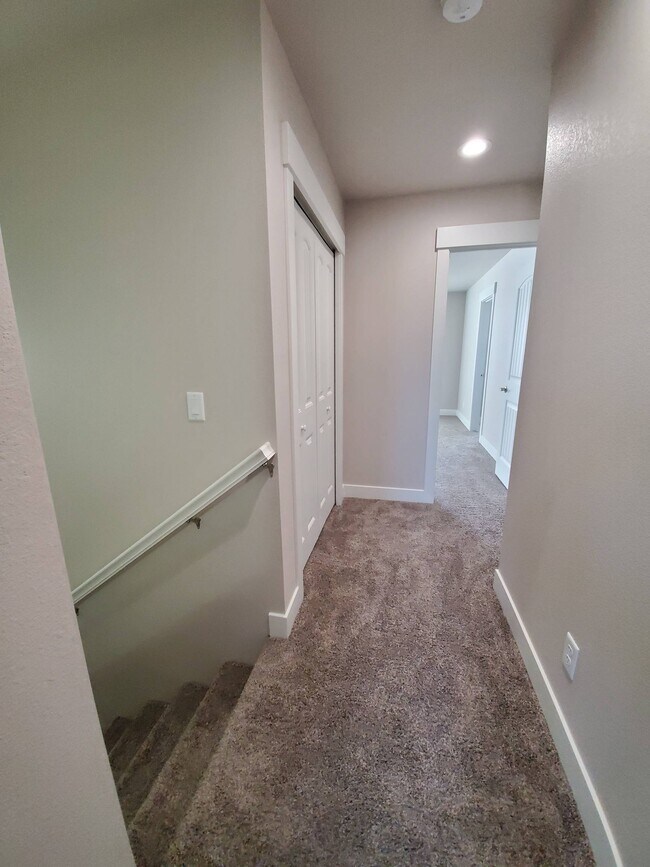 Building Photo - 1721 Westward Cir
