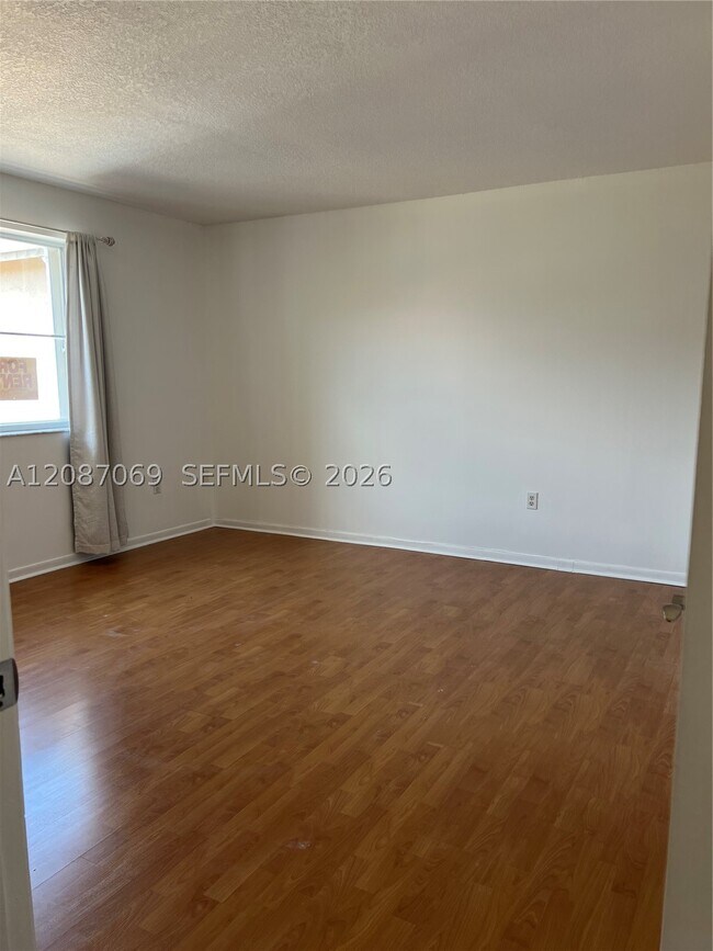 Building Photo - 1153 NW 123rd Pl