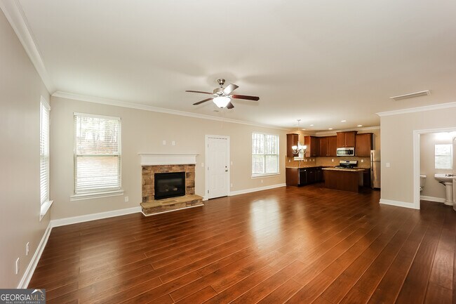 Building Photo - 315 Alamosa Path SW
