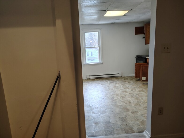 Kitchen - 416 W Poplar St