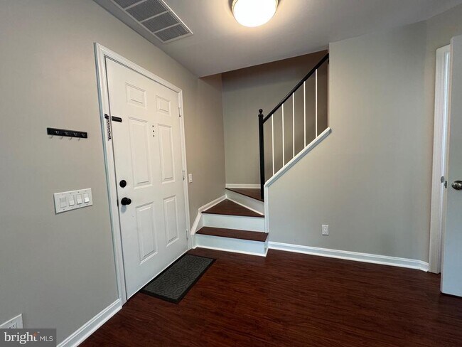 Building Photo - 8141 Bayonet Way