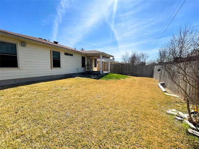 Building Photo - 3906 Haleys Way