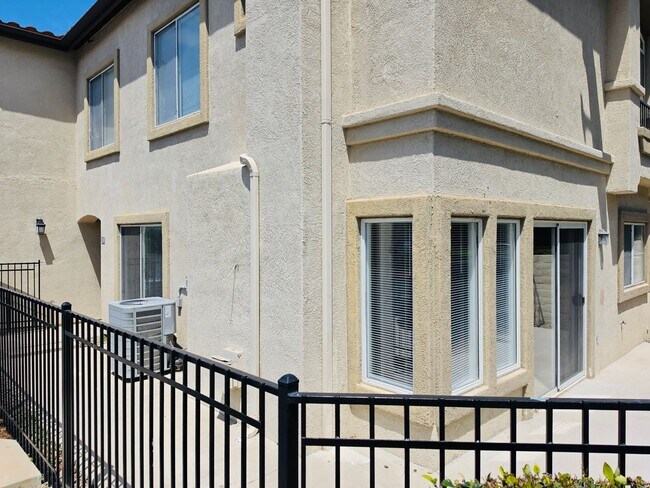 Building Photo - 3 Vellisimo Dr