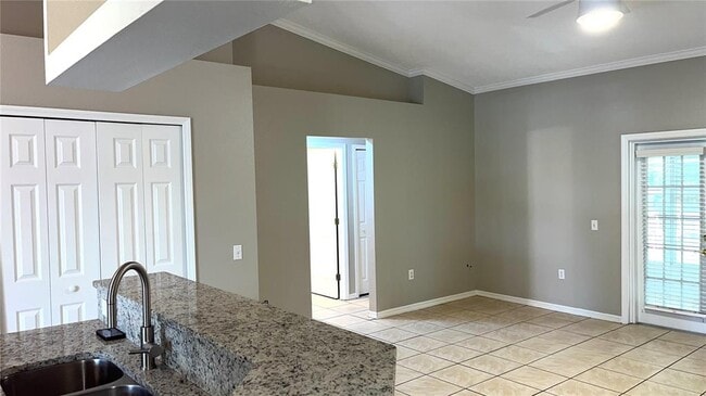 Building Photo - 326 Fox Lake Dr