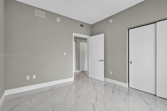 Building Photo - 16385 Biscayne Blvd