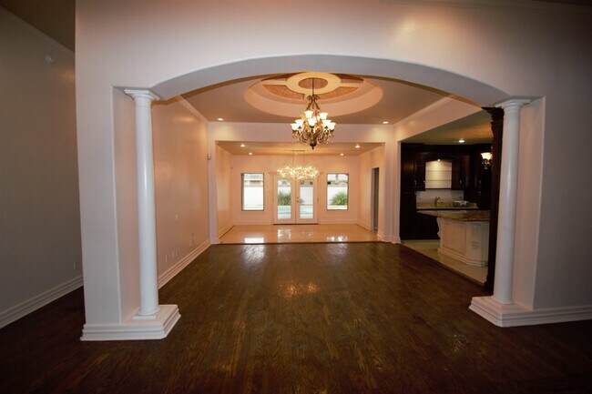 Building Photo - 3134 Homer Dr
