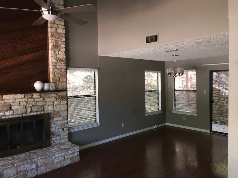 Building Photo - 4503 Smooth Oak Dr
