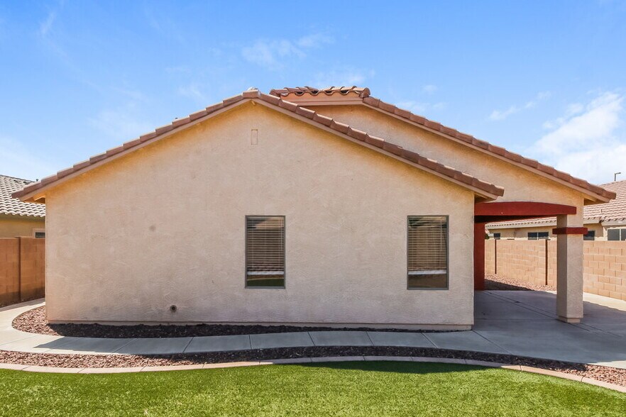 Building Photo - 3834 E Longhorn Dr