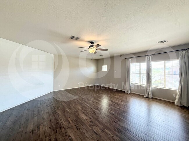 Building Photo - 12908 W Sierra Vista Dr