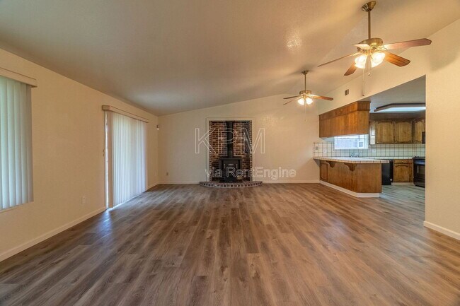 Building Photo - 9717 Treetop Dr