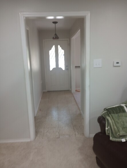 Building Photo - 1416 Hillside Dr