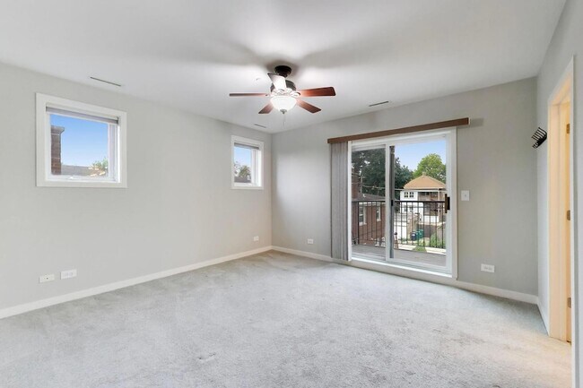Building Photo - 421 S Ridgeland Ave