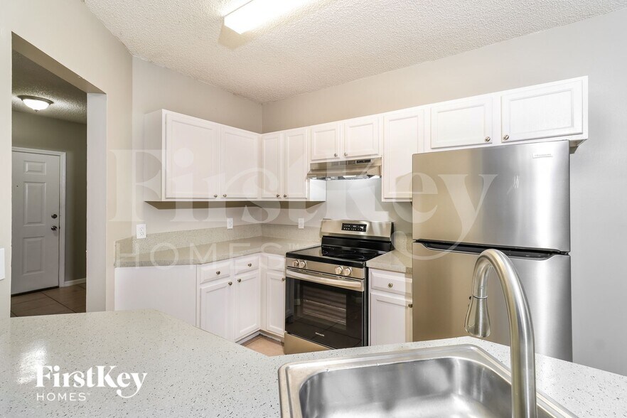 Building Photo - 1164 Schumann Dr