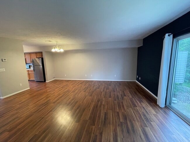 Building Photo - Lake Bella Vista Townhome Rockford