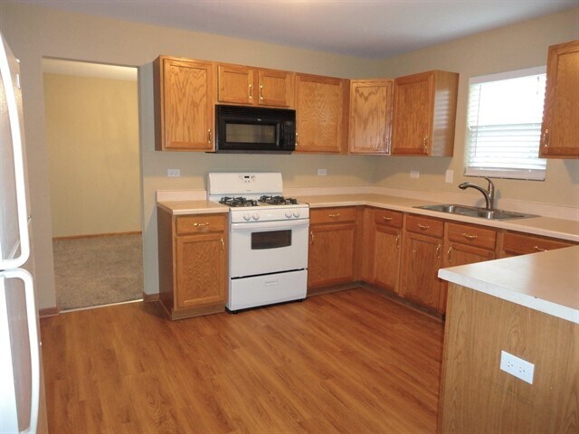Building Photo - 1420 Lasser Dr